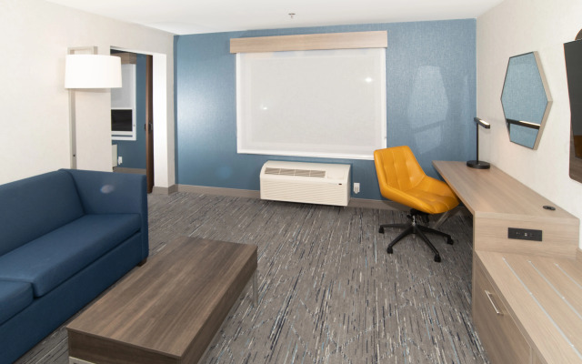 Holiday Inn Express & Suites Moose Jaw, an IHG Hotel