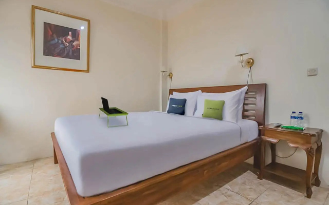 Urbanview Hotel Mon Bel Cibodas