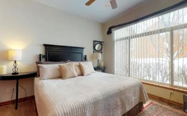 Whispering Pines 924