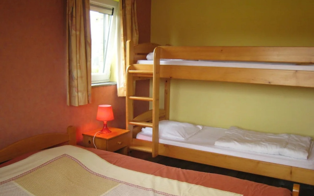 Spacious Holiday Home near Forest