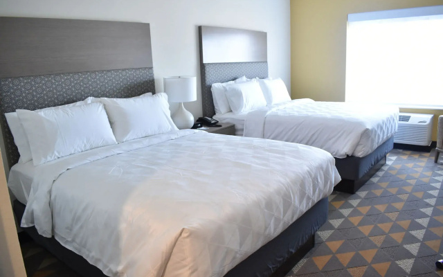 Holiday Inn Kansas City - Northeast by IHG