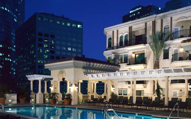 Апартаменты Downtown LA Inspiring Apartments вид на фасад
