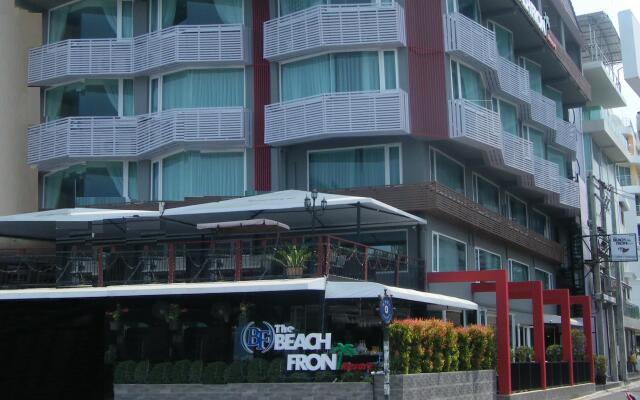Отель The Beach Front Resort Pattaya вид на фасад