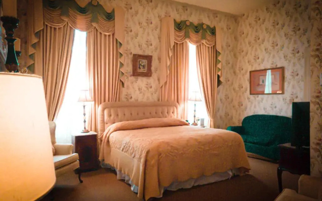 The Guest House Historic Mansion