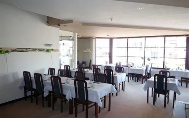 Zeeparel Budget Hotel