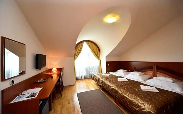 Hotel Kumánia