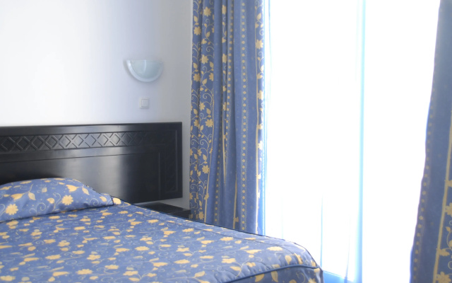 Cyclamens Hotel Mechmoum