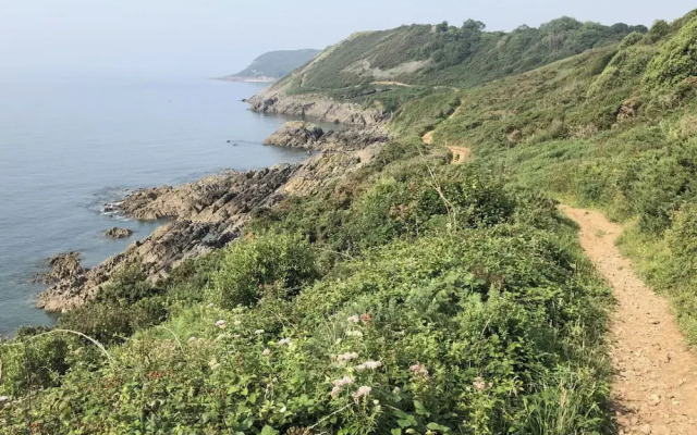Stunning Beach Front Apartment in Caswell Swansea