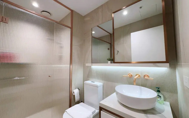 Bright & Modern 2BR Apt on Iconic Chapel Street