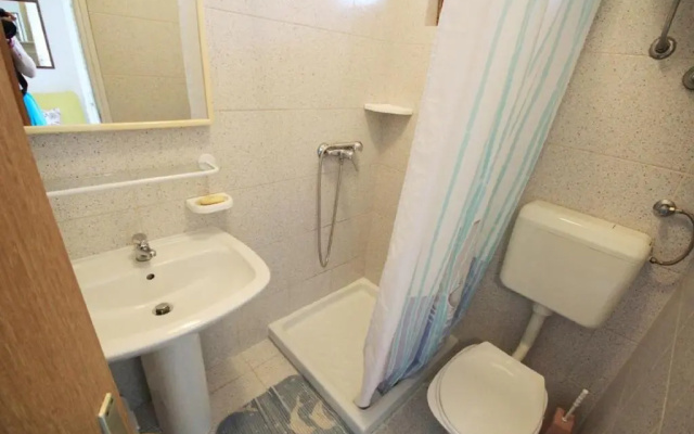 Mira Apartments