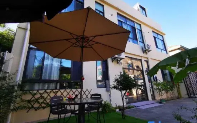 Ziyi Courtyard Guesthouse