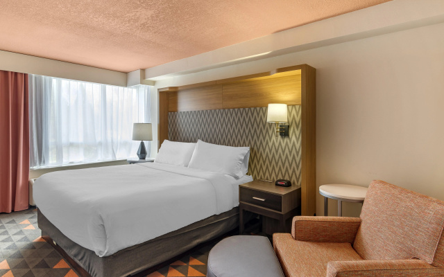 Holiday Inn Atlanta-Gas South Arena Area by IHG