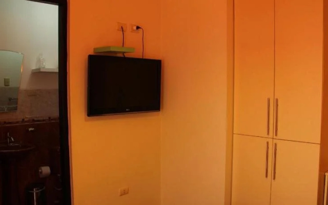 Taymi Hostal & Suites