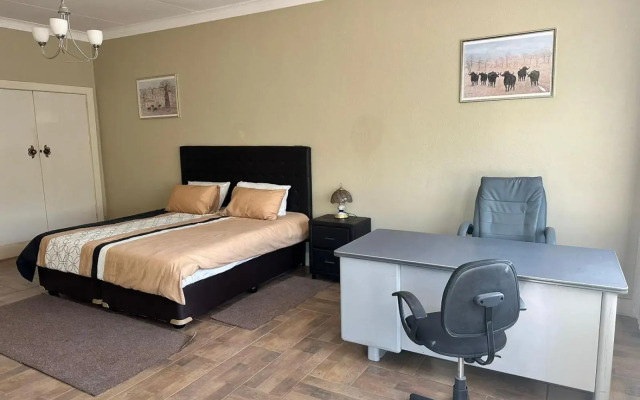 3 on 5: Houghton 3 Bedroom Home