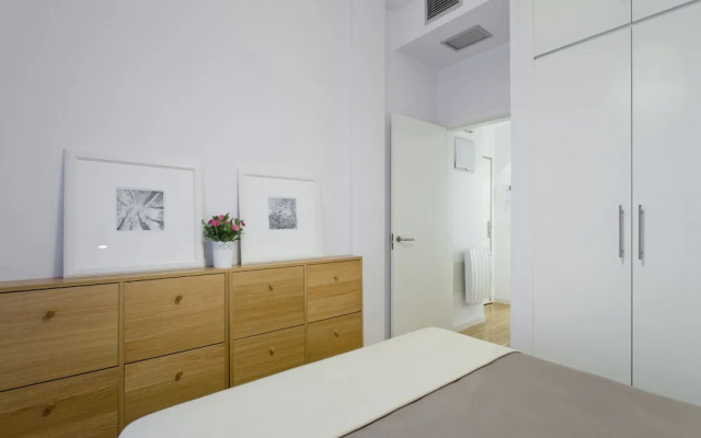 Gran Via Apartment By Flatsweethome