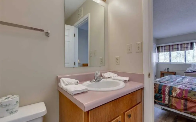 Laurel Inn 103 - One Bedroom Cabin