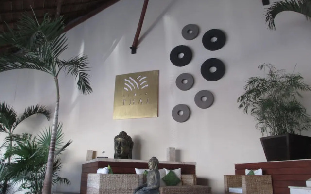 Aldea Thai Jr Suite by SunandSea