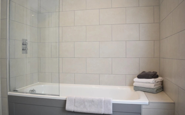 Modern 2 Bedroom Apartment in Balham