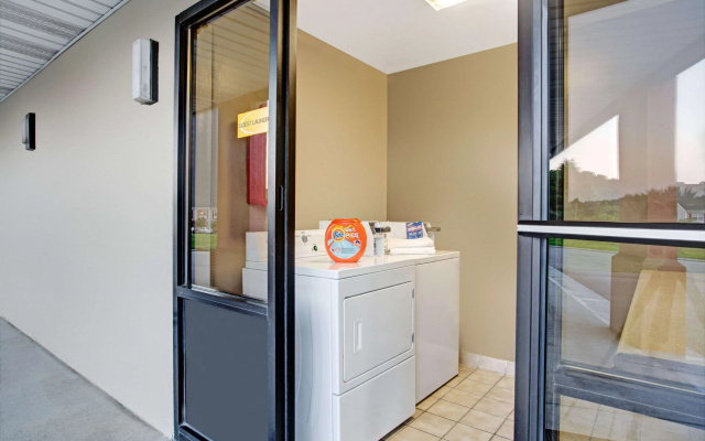 Super 8 by Wyndham Knoxville East