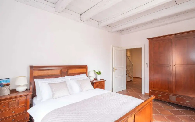 Secret Apartments - One Bedroom Apartment