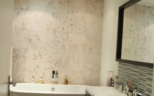 Urban Hip Hotels - The Nicol