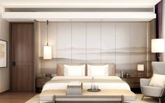 Yinbao Jianguo Hotel