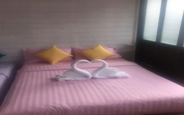 At Rimnam Chan Hostel