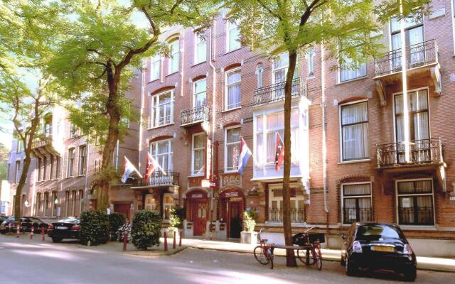 Hotel Aalders вид на фасад