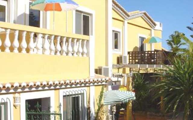 Отель Villas D. Dinis - Charming Residence (adults only) вид на фасад