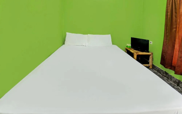 Hotel O Ashooy HomestayNearWisata Desa sedau