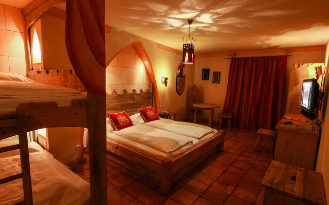 Europa-Park Erlebnis-Resort, Hotel Castillo Alcazar