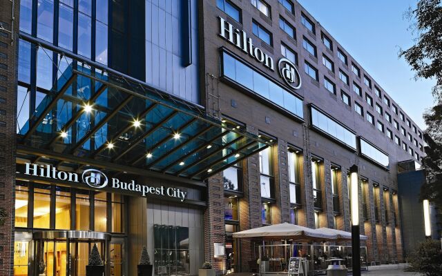 Отель Hilton Budapest City вид на фасад