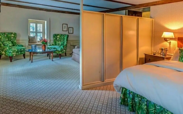 Golden Plough Inn At Peddlers Village