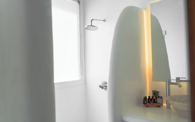 lilium rooms
