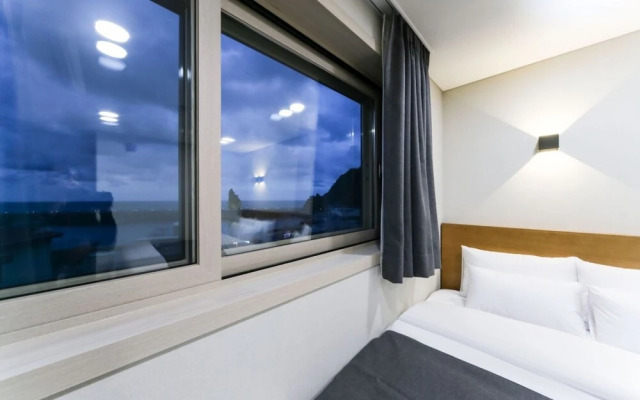 With U Hotel & Guesthouse