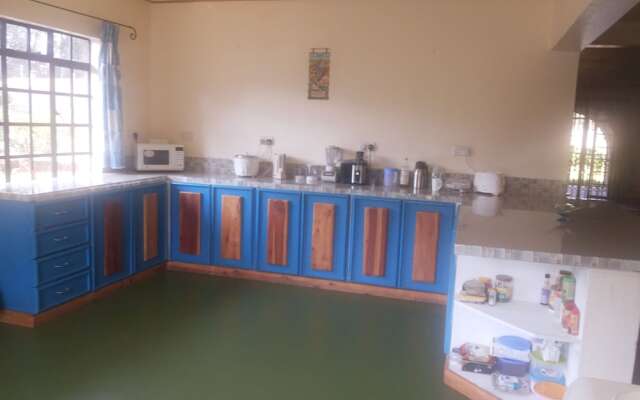 Green Leaves Homestay in Mount Kenya National Park, Kenya from 54$, photos, reviews - zenhotels.com