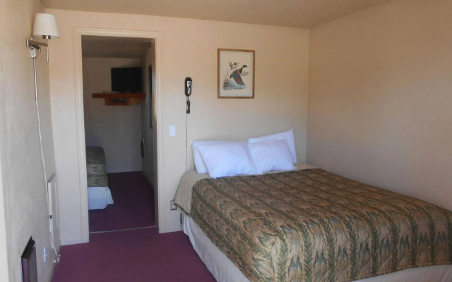Super Saver Inn