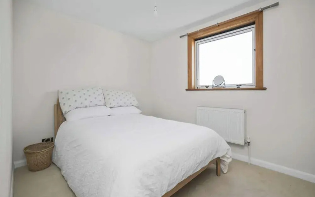 2-Bedroom Home with Parking and Garden