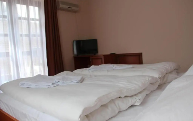 Karikas Hotel