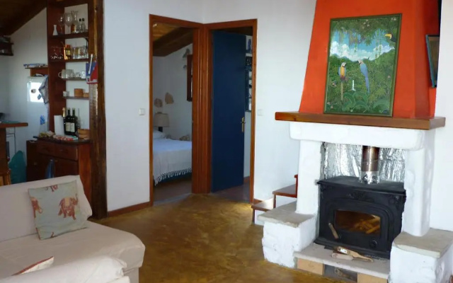 Andraclos House