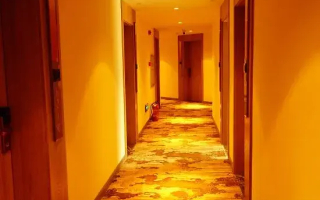 Zhe Fei Hotel (Changzhi Chenghuang Temple)