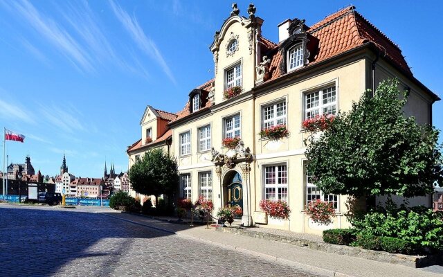 Hotel Podewils in Gdansk вид на фасад