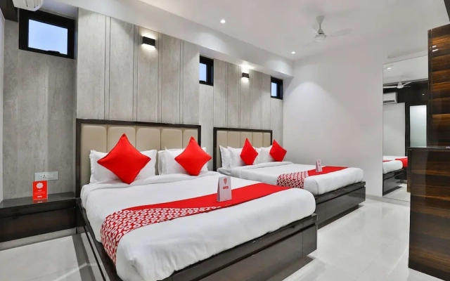 OYO 15635 Elite Rooms & Banquet