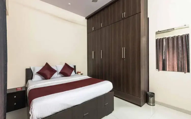 OYO 477 Apartment Bandra East