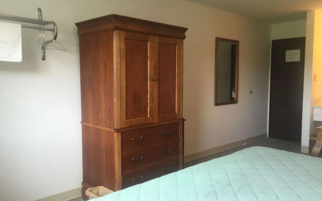 Midway Budget Inn