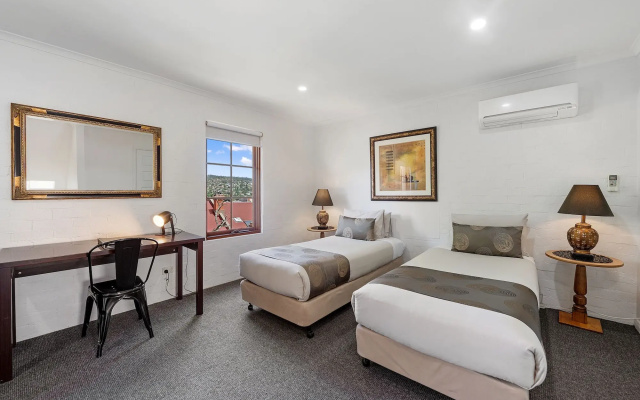 Hideaway on George