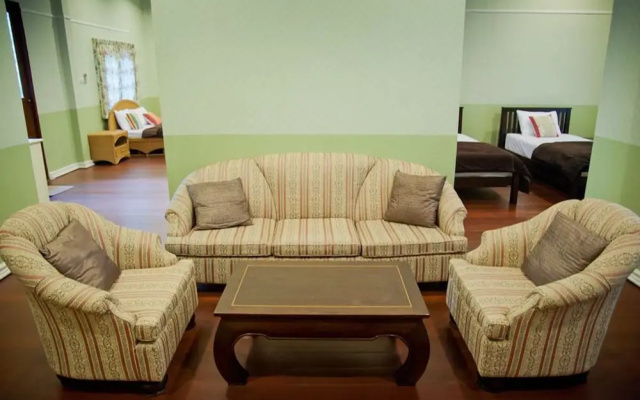 Khao Nam Fah Resort