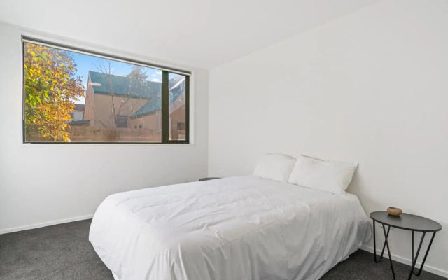 Mountain Escape - Cromwell Downstairs Holiday Apartment