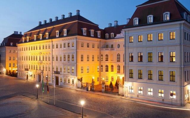 Отель Taschenbergpalais Kempinski Германия, Дрезден - 6 отзывов об отеле, цены и фото номеров - забронировать отель Taschenbergpalais Kempinski онлайн вид на фасад