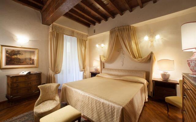 Hotel Tornabuoni Beacci комната для гостей